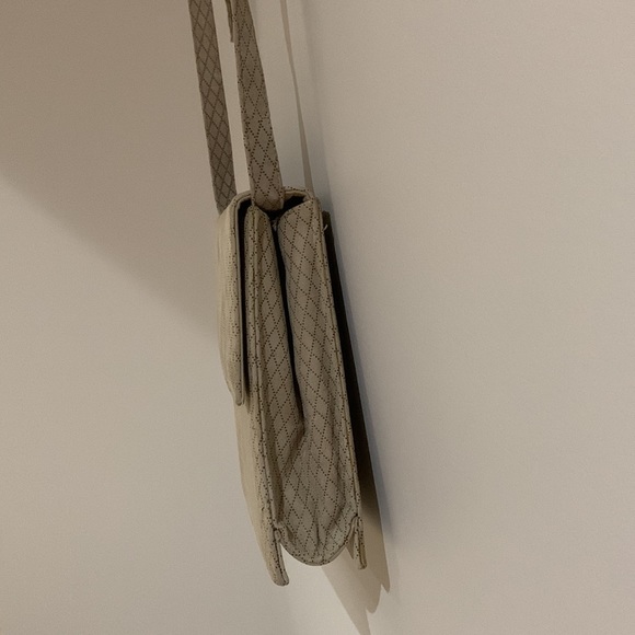 BROWNS soft beige purse with brown thin diamond cross pattern - Picture 4 of 8